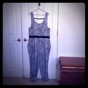 Casual Scoop Romper by Artista Apparel